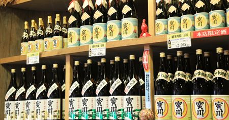 Sake In Otaru © Tanaka　Sake　Brewing